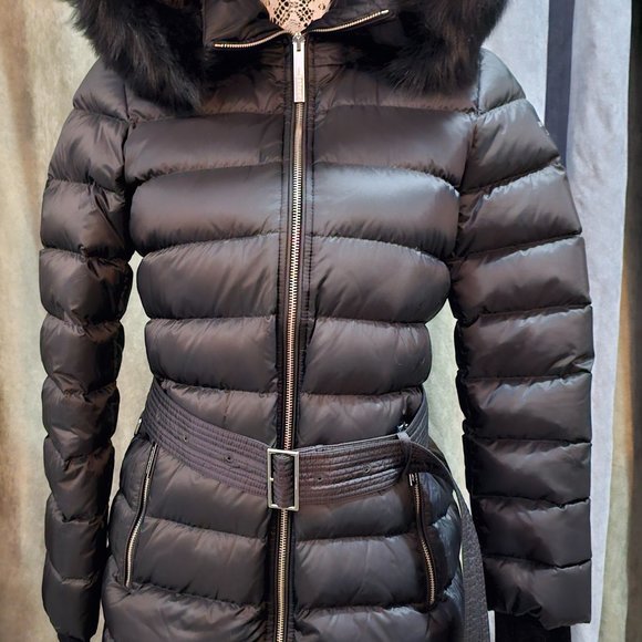 Burberry long puffer coat. - Picture 3 of 8